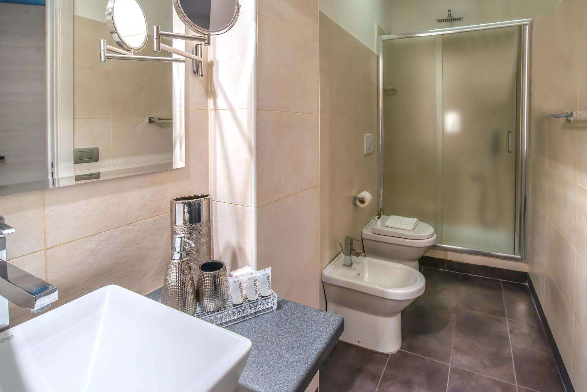 Black And White Suite Rome Bagian luar foto