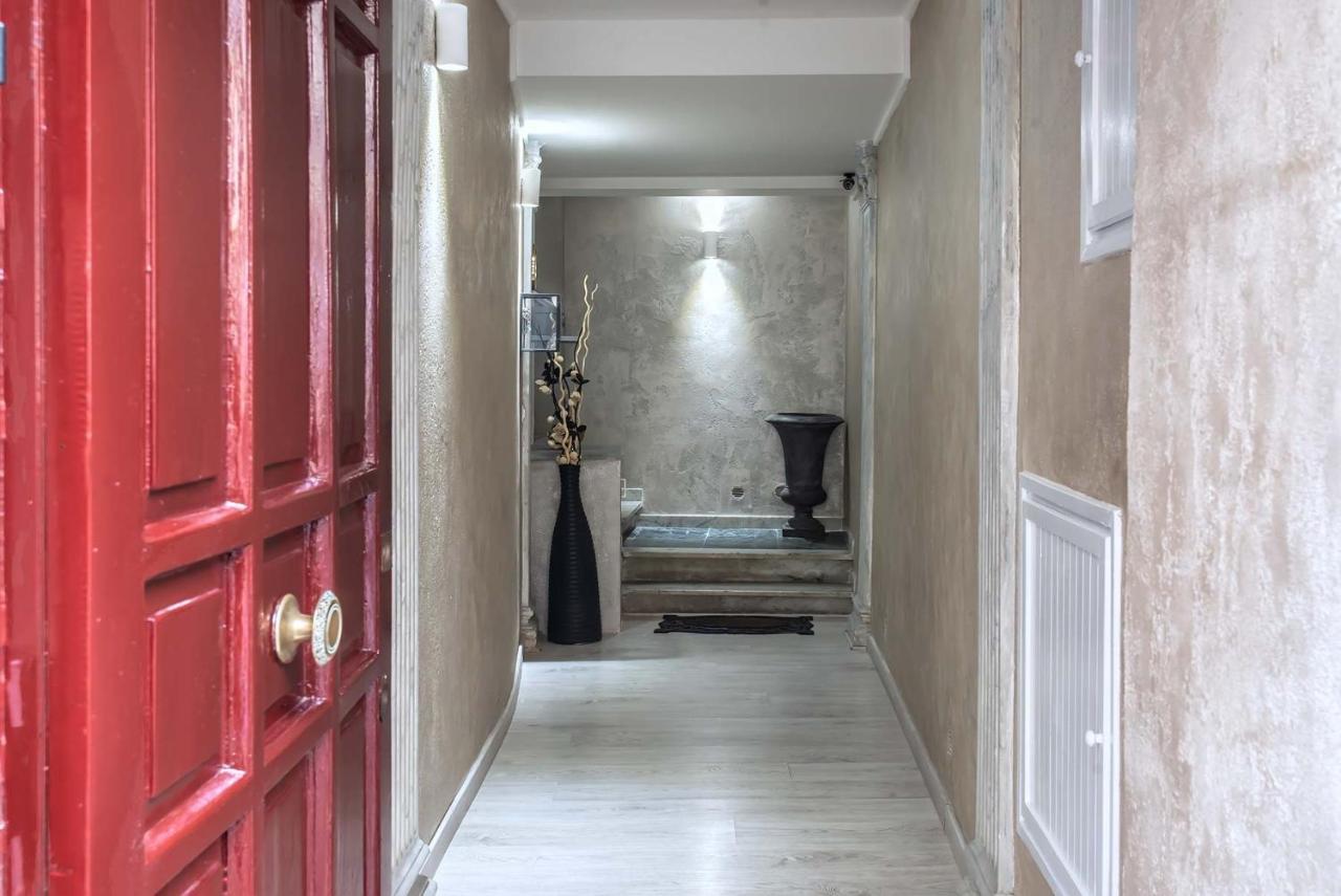 Black And White Suite Rome Bagian luar foto