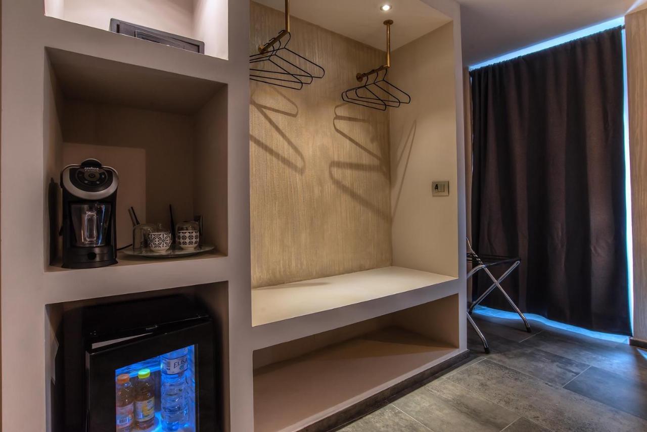 Black And White Suite Rome Bagian luar foto