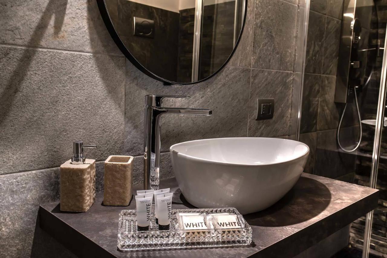 Black And White Suite Rome Bagian luar foto