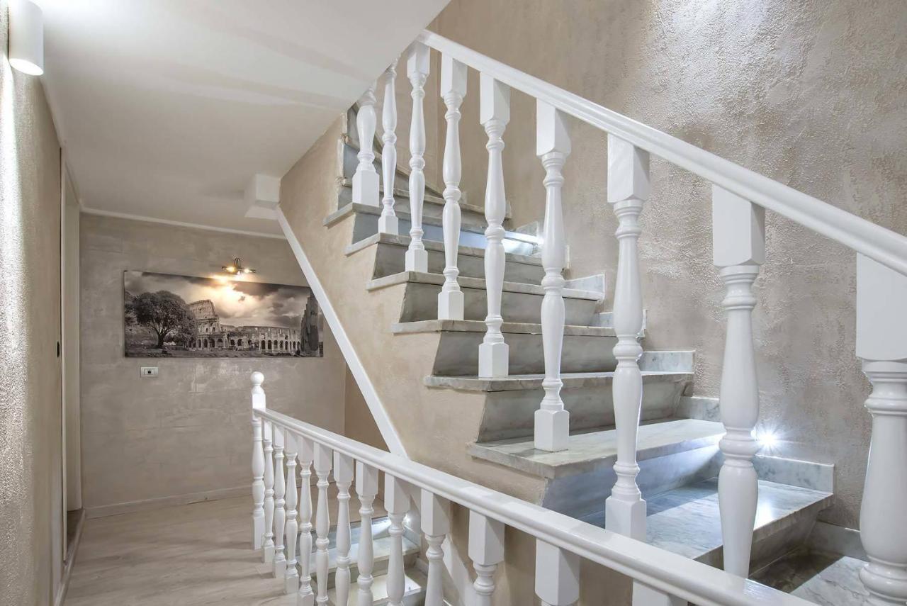 Black And White Suite Rome Bagian luar foto