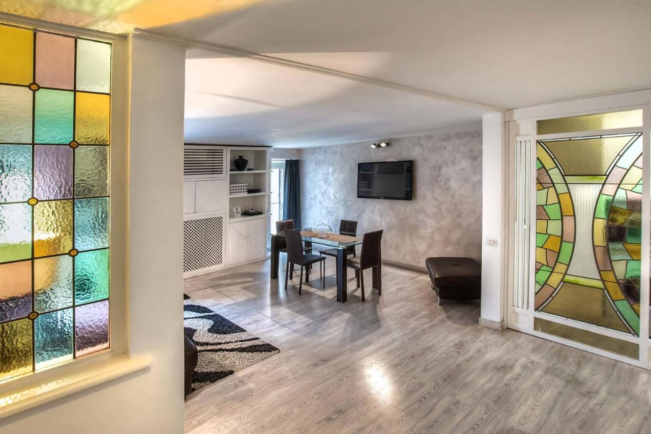 Black And White Suite Rome Bagian luar foto