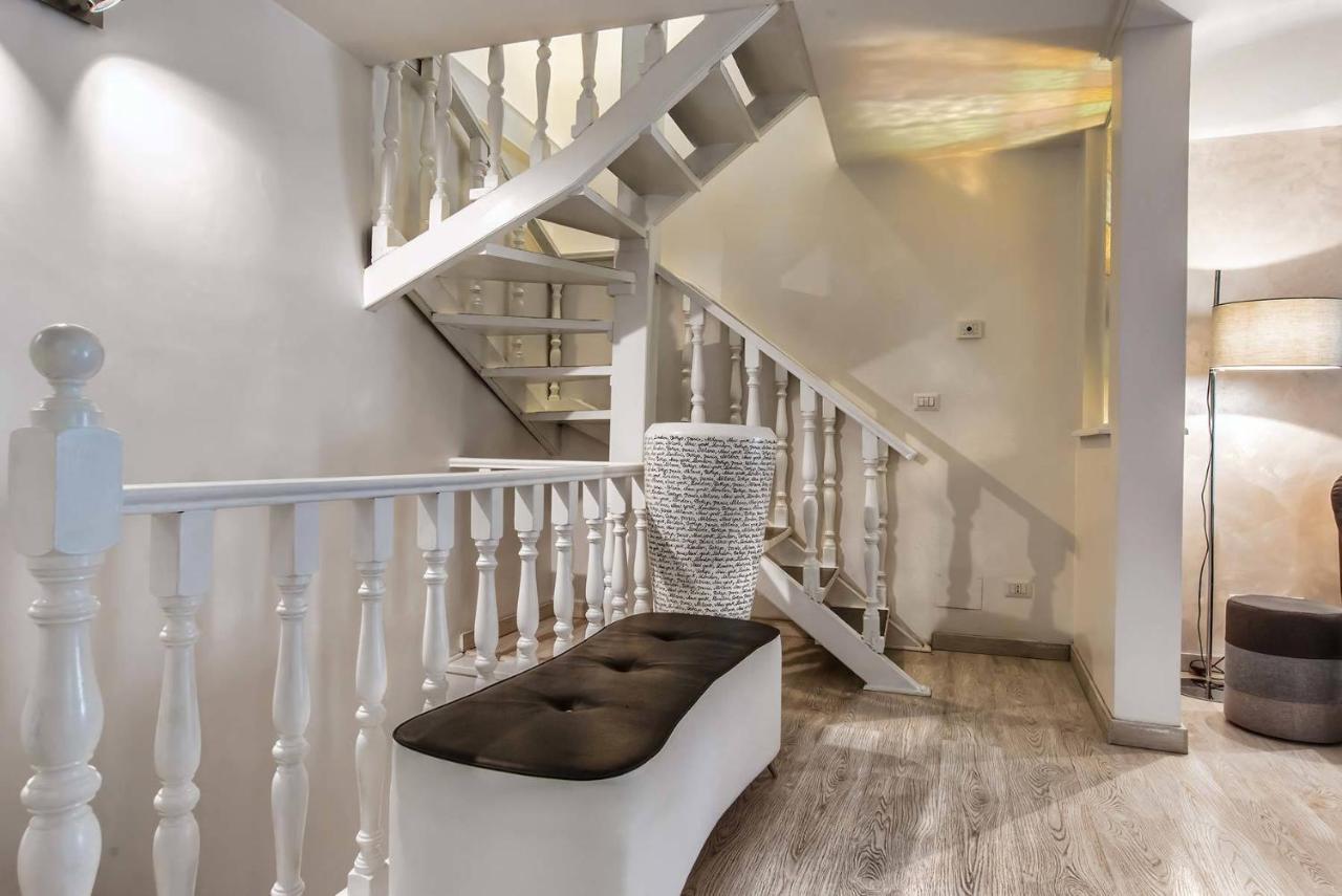 Black And White Suite Rome Bagian luar foto