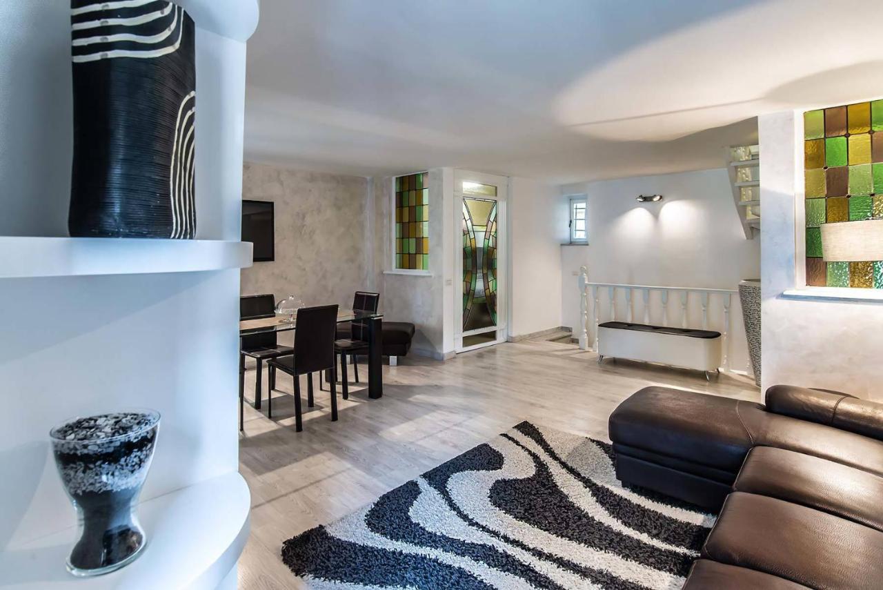 Black And White Suite Rome Bagian luar foto