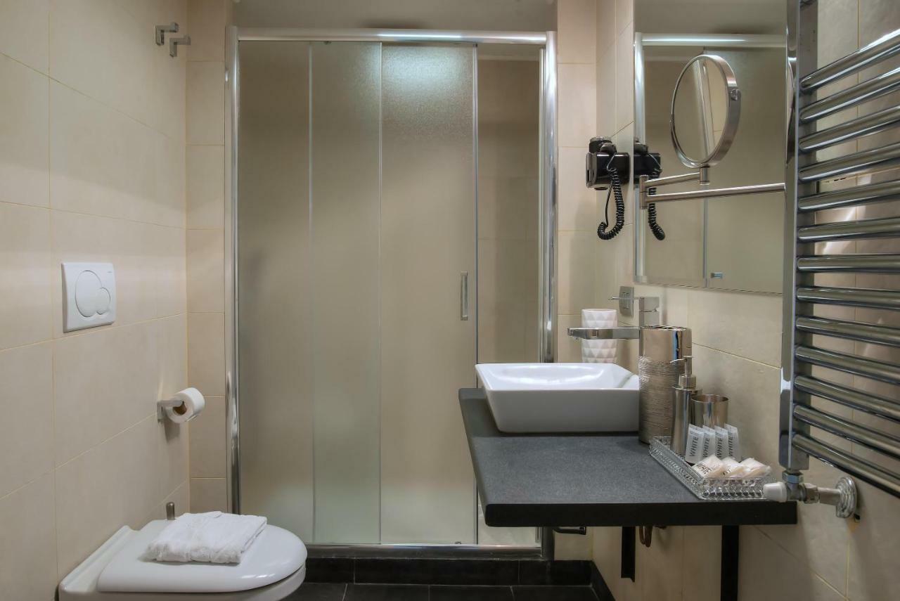 Black And White Suite Rome Bagian luar foto